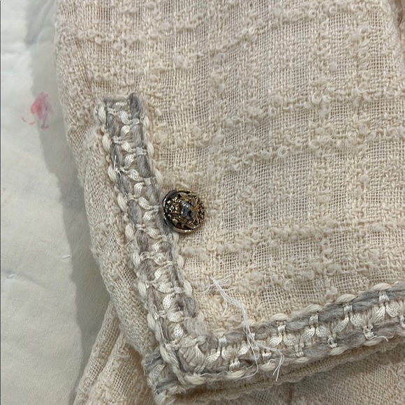 Elegant Beige Women's Jacket - Picture 7 of 8